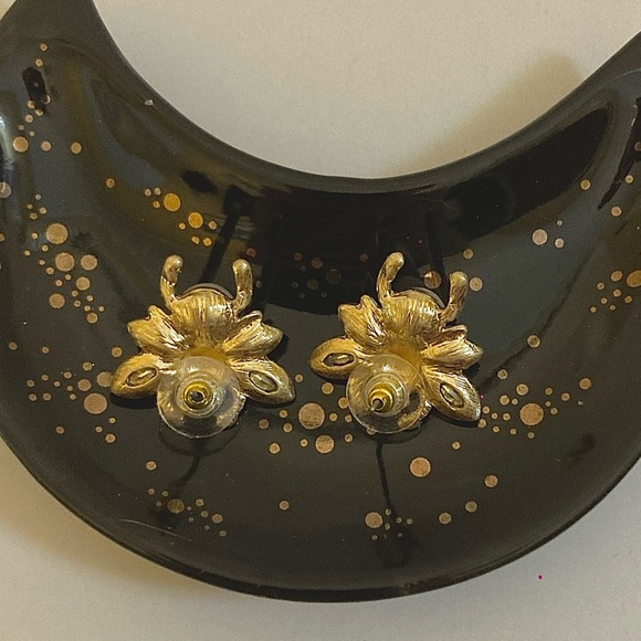 Cubic Zirconia Insect Stud Earrings with Acrylic Pearl, Real 16 K G NWOT - Picture 4 of 5